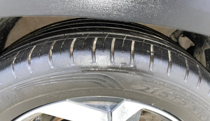 2022 Hyundai ALCAZAR PLATINUM(O) 6STR 1.5 AT, Diesel, Automatic, 78,426 km, Right Front Tyre Tread