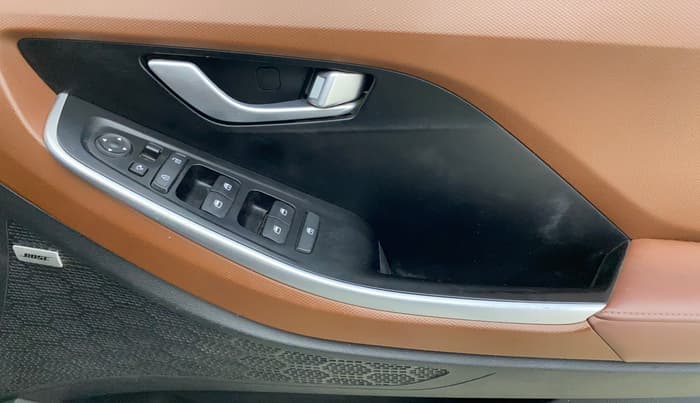 2022 Hyundai ALCAZAR PLATINUM(O) 6STR 1.5 AT, Diesel, Automatic, 78,426 km, Driver Side Door Panels Control