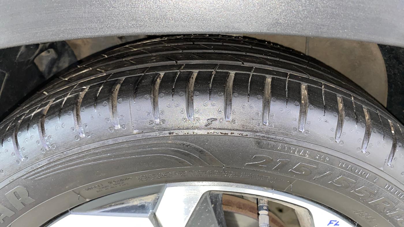 2022 Hyundai ALCAZAR PLATINUM(O) 6STR 1.5 AT, Diesel, Automatic, 78,426 km, Left Front Tyre Tread