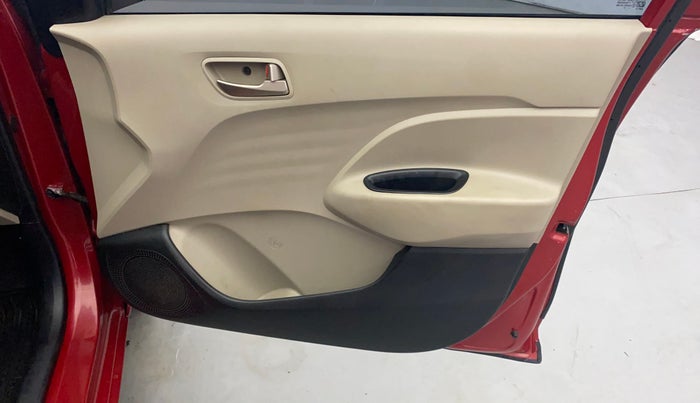 2019 Hyundai NEW SANTRO MAGNA, Petrol, Manual, 1,22,723 km, Driver Side Door Panels Control