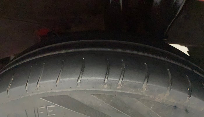 2019 Hyundai NEW SANTRO MAGNA, Petrol, Manual, 1,22,723 km, Left Rear Tyre Tread