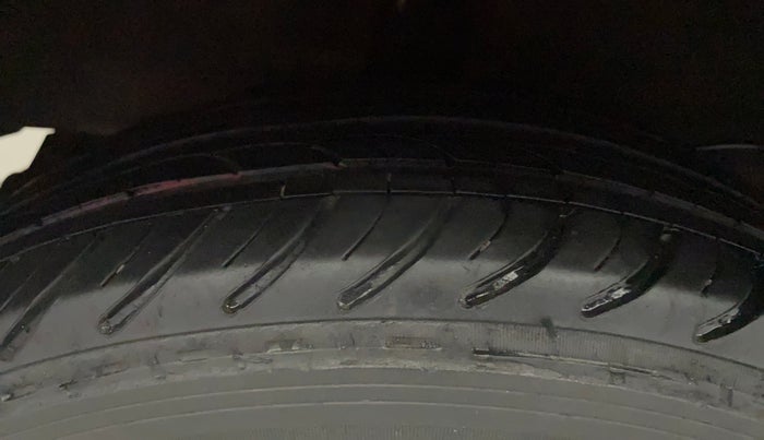 2019 Hyundai NEW SANTRO MAGNA, Petrol, Manual, 1,22,723 km, Right Rear Tyre Tread