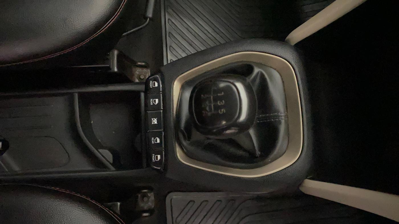2019 Hyundai NEW SANTRO MAGNA, Petrol, Manual, 1,22,723 km, Gear Lever