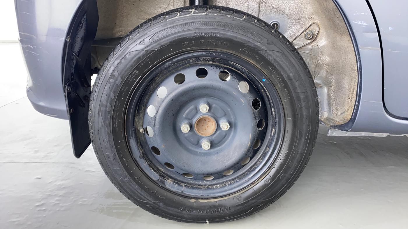 2019 Toyota Etios Liva V, Petrol, Manual, 31,719 km, Right Rear Wheel