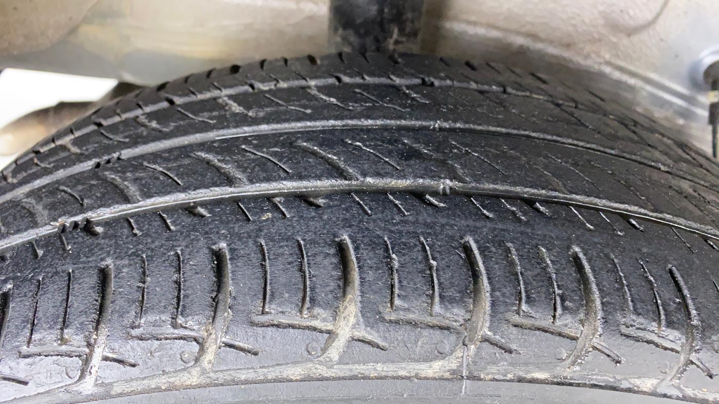 2019 Toyota Etios Liva V, Petrol, Manual, 31,719 km, Right Rear Tyre Tread