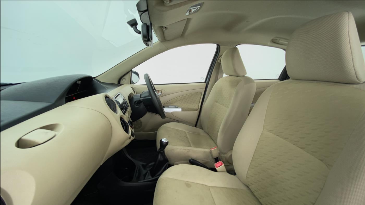 2019 Toyota Etios Liva V, Petrol, Manual, 31,719 km, Right Side Front Door Cabin