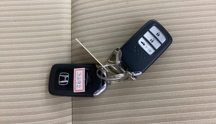 2018 Honda Amaze 1.2L I-VTEC VX, Petrol, Manual, 45,884 km, Key Close Up