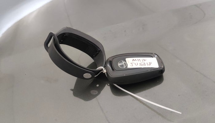 2021 Tata NEXON XZA PLUS SUNROOF PETROL, Petrol, Automatic, 22,944 km, Key Close Up