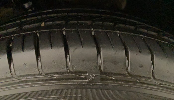 2016 Hyundai Creta S 1.6 PETROL, Petrol, Manual, 54,012 km, Left Front Tyre Tread