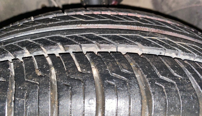 2014 Honda Amaze 1.2L I-VTEC VX, Petrol, Manual, 49,782 km, Right Front Tyre Tread