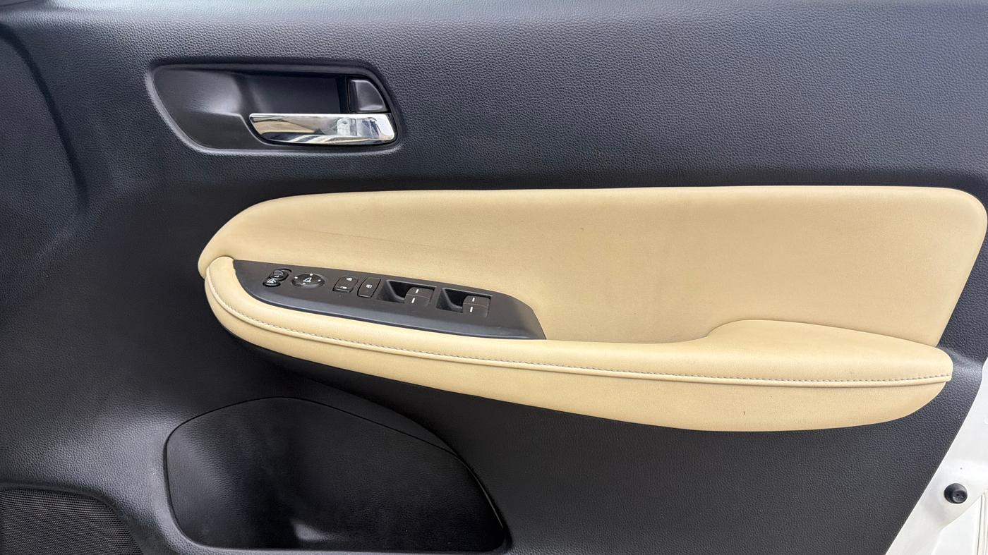 2020 Honda City 1.5L I-VTEC ZX CVT, Petrol, Automatic, 46,152 km, Driver Side Door Panels Control