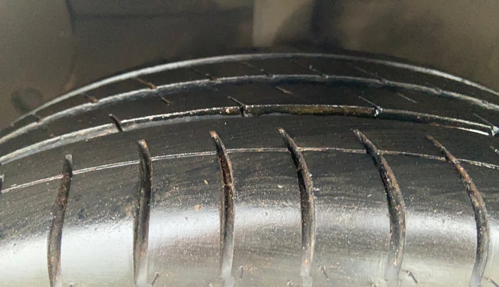 2017 Hyundai Grand i10 MAGNA AT 1.2 KAPPA VTVT, Petrol, Automatic, 53,296 km, Left Front Tyre Tread