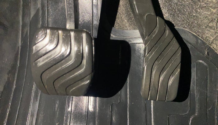 2020 Renault TRIBER RXZ AMT, Petrol, Automatic, 20,552 km, Pedals