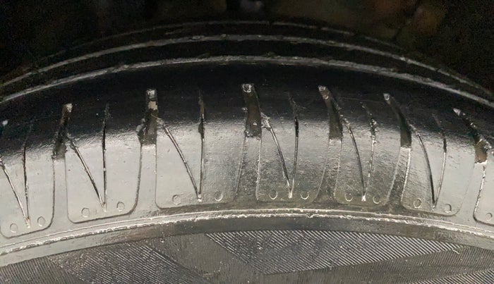 2021 KIA SONET HTK 1.2, Petrol, Manual, 59,028 km, Left Front Tyre Tread