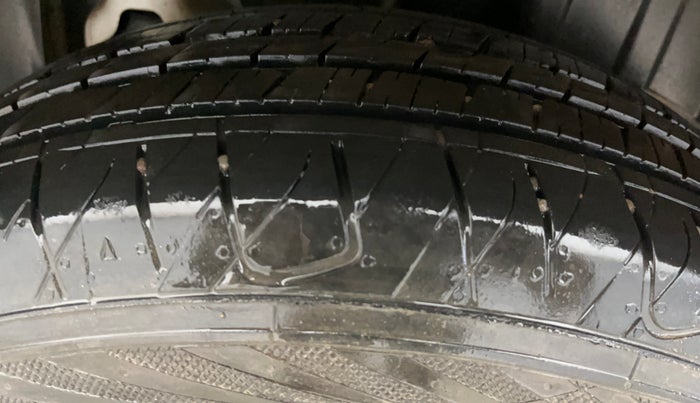 2024 Mahindra XUV 3XO MX2 Pro 1.2 L TCMPFI AT, Petrol, Automatic, 11,056 km, Left Rear Tyre Tread