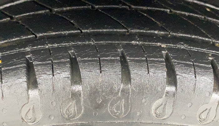 2021 Renault Kwid CLIMBER 1.0 AMT (O), Petrol, Automatic, 24,348 km, Left Front Tyre Tread