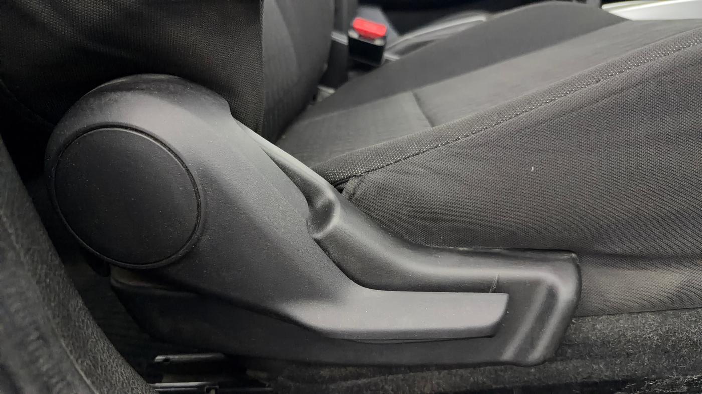 2017 Maruti Baleno DELTA PETROL 1.2, Petrol, Manual, 1,13,029 km, Driver Side Adjustment Panel
