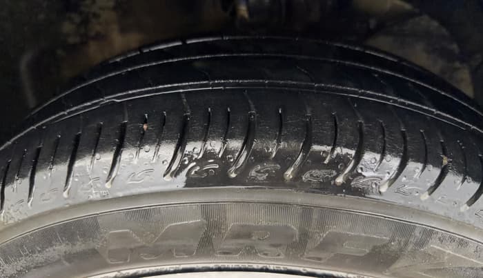 2017 Maruti Baleno DELTA PETROL 1.2, Petrol, Manual, 1,13,029 km, Right Front Tyre Tread