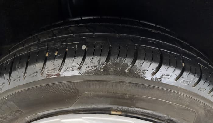 2017 Maruti Baleno DELTA PETROL 1.2, Petrol, Manual, 1,13,029 km, Right Rear Tyre Tread