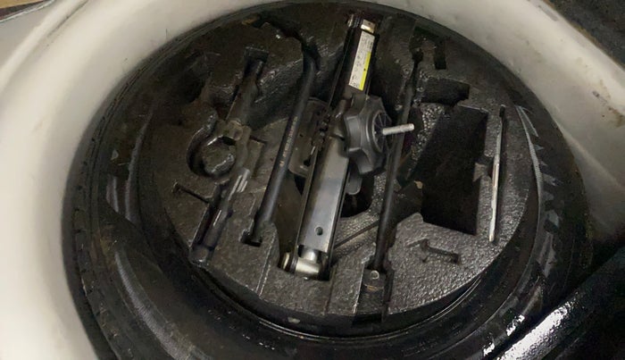 2015 Volkswagen Polo HIGHLINE1.2L, Petrol, Manual, 60,926 km, Spare Tyre