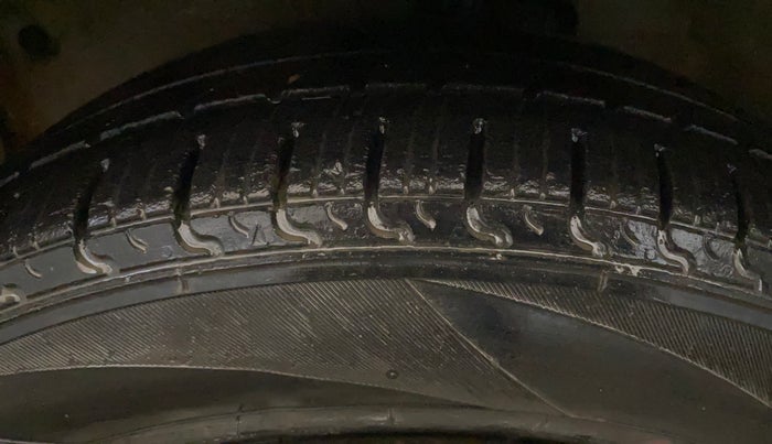 2019 Maruti Celerio VXI AMT, Petrol, Automatic, 66,305 km, Left Front Tyre Tread