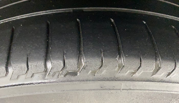2020 Hyundai AURA SX PLUS 1.2 AMT, Petrol, Automatic, 88,367 km, Left Rear Tyre Tread