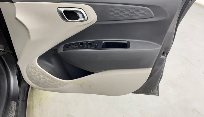 2020 Hyundai AURA SX PLUS 1.2 AMT, Petrol, Automatic, 88,367 km, Driver Side Door Panels Control