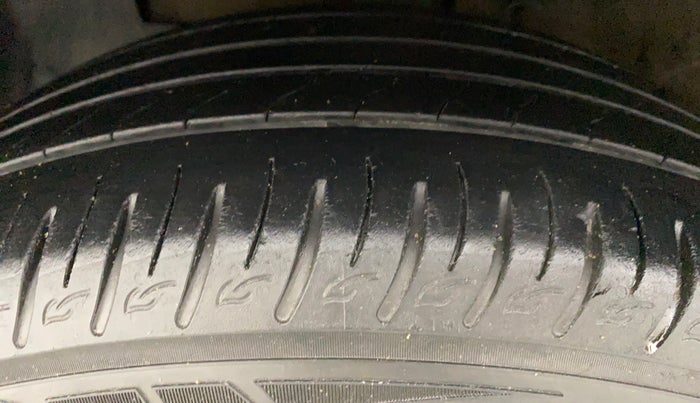 2020 Hyundai VENUE 1.5 SX CRDI MT, Diesel, Manual, 41,718 km, Left Front Tyre Tread