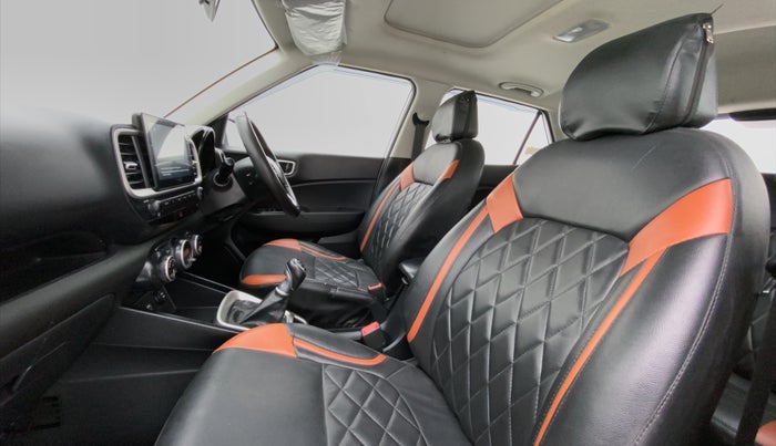 2020 Hyundai VENUE 1.5 SX CRDI MT, Diesel, Manual, 41,718 km, Right Side Front Door Cabin View