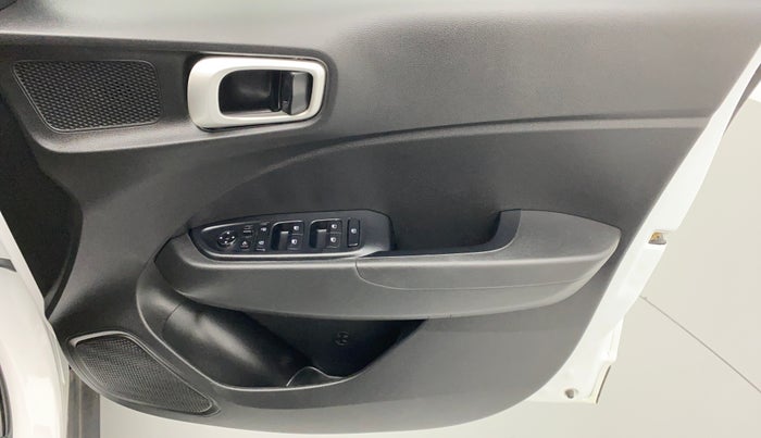 2020 Hyundai VENUE 1.5 SX CRDI MT, Diesel, Manual, 41,718 km, Driver Side Door Panels Controls