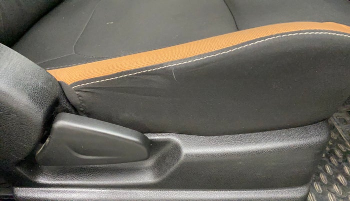 2021 Renault Kwid CLIMBER 1.0 AMT (O), Petrol, Automatic, 39,482 km, Driver Side Adjustment Panel