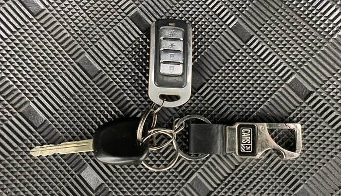 2014 Maruti OMNI E 8 STR, Petrol, Manual, 43,369 km, Key Close Up