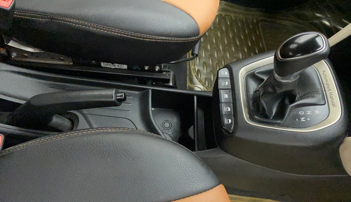 2019 Hyundai NEW SANTRO SPORTZ AMT, Petrol, Automatic, 91,857 km, Gear Lever