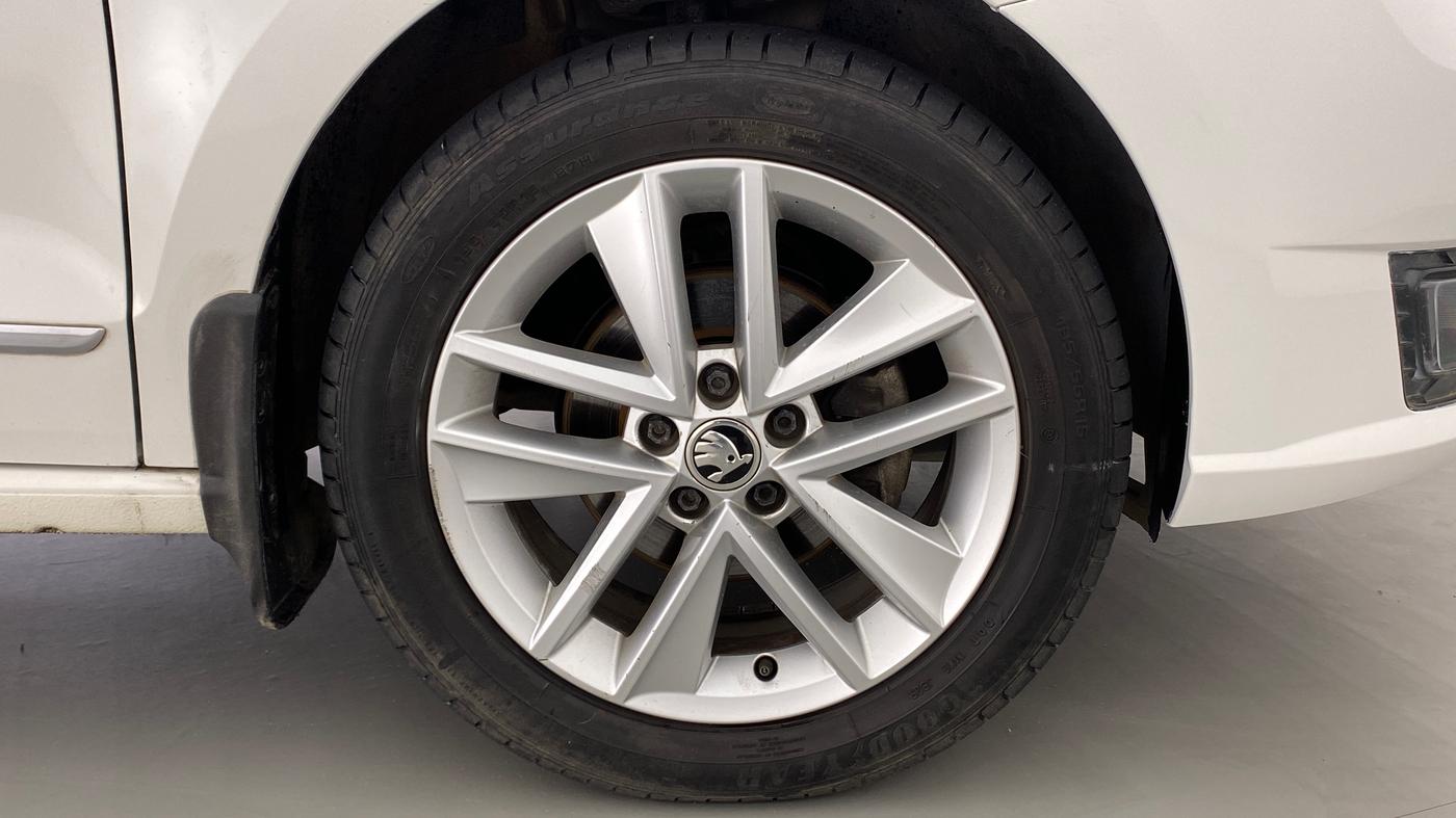 2018 Skoda Rapid STYLE 1.6 MPI MT, Petrol, Manual, 38,702 km, Right Front Wheel