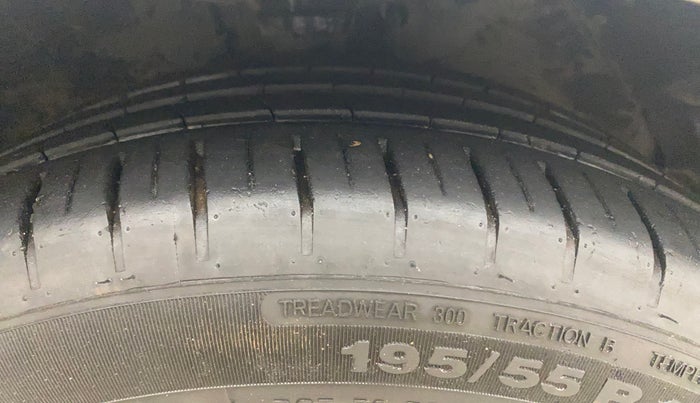 2013 Hyundai Verna FLUIDIC 1.6 VTVT SX, Petrol, Manual, 56,080 km, Right Front Tyre Tread