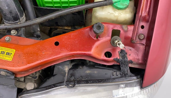 2010 Maruti Alto LXI, Petrol, Manual, 29,681 km, Left headlight - Clamp has minor damage