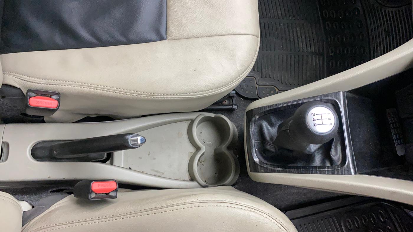 2014 Maruti Celerio VXI, Petrol, Manual, 1,26,121 km, Gear Lever