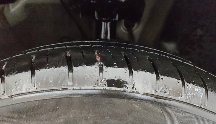 2023 Hyundai VENUE SX 1.2 PETROL, Petrol, Manual, 10,757 km, Right Front Tyre Tread