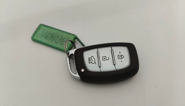 2023 Hyundai VENUE SX 1.2 PETROL, Petrol, Manual, 10,757 km, Key Close Up