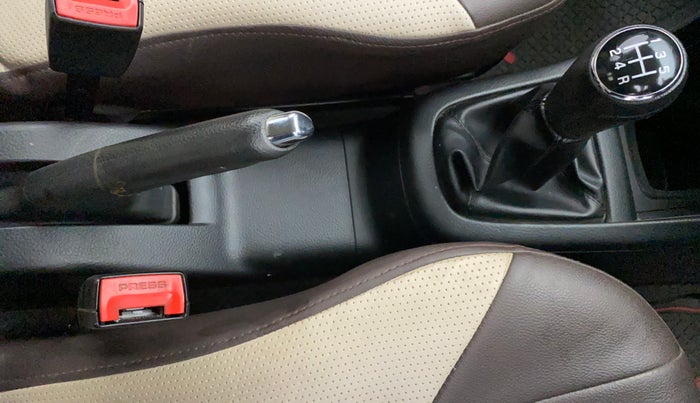 2013 Maruti Swift VDI, Diesel, Manual, 1,13,041 km, Gear Lever