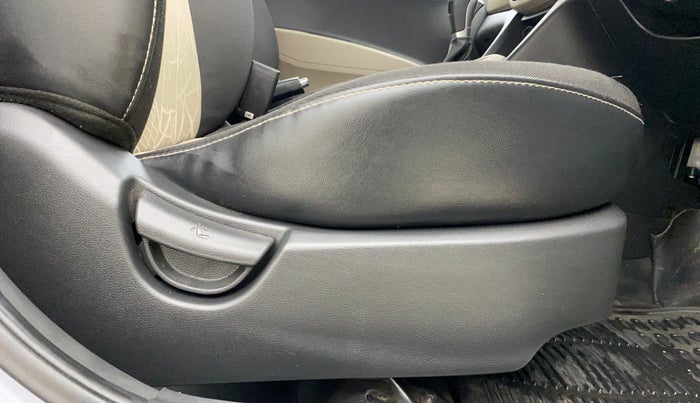2017 Hyundai Grand i10 SPORTZ (O) AT 1.2 KAPPA VTVT, Petrol, Automatic, 23,602 km, Driver Side Adjustment Panel