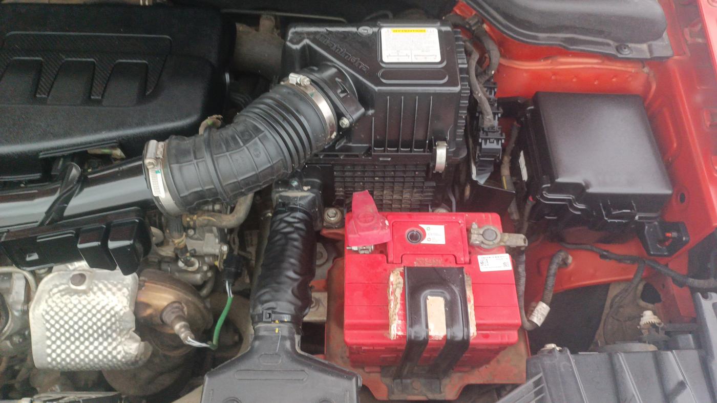 2019 Mahindra XUV300 W6 1.2 PETROL, Petrol, Manual, 43,459 km, Engine View - Left