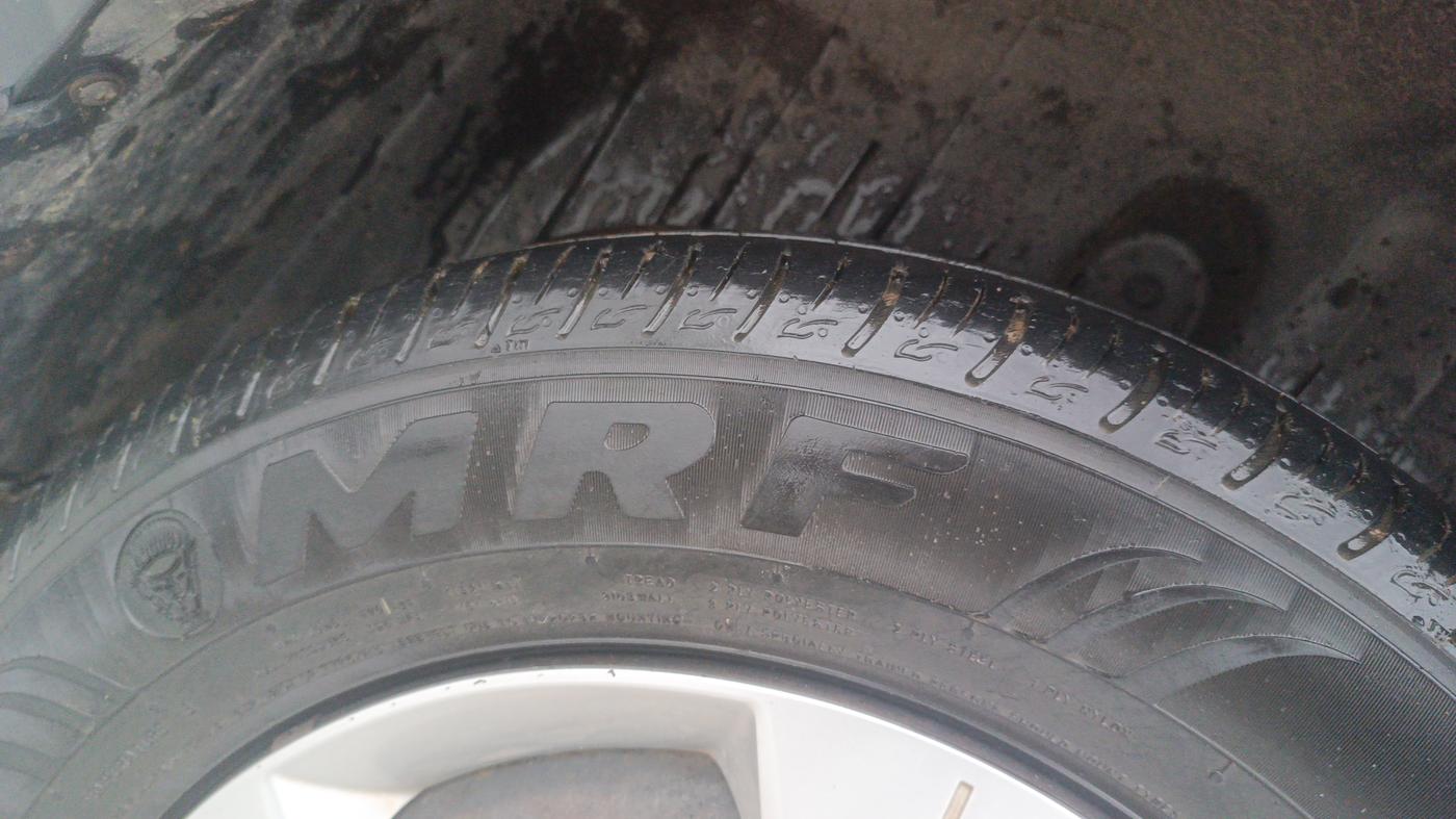 2019 Mahindra XUV300 W6 1.2 PETROL, Petrol, Manual, 43,459 km, Right Rear Tyre Tread