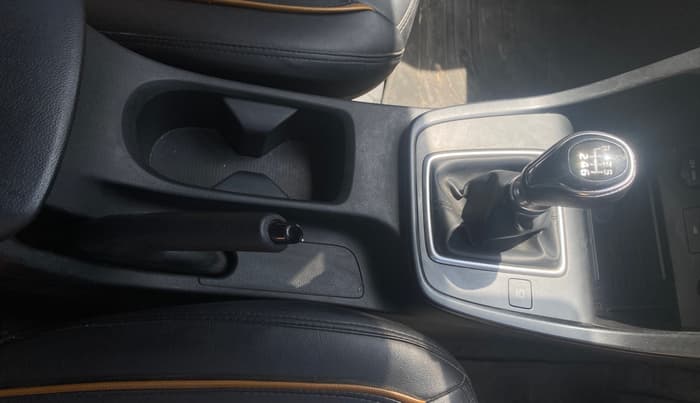 2022 Hyundai Creta SX 1.5 PETROL, Petrol, Manual, 76,557 km, Gear Lever