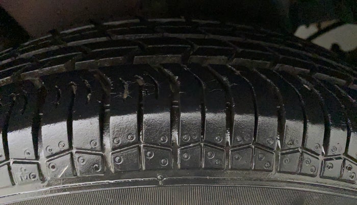 2016 Maruti Swift Dzire VXI, Petrol, Manual, 55,794 km, Left Front Tyre Tread