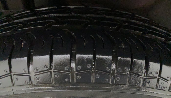2016 Maruti Swift Dzire VXI, Petrol, Manual, 55,794 km, Right Front Tyre Tread