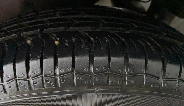 2016 Maruti Swift Dzire VXI, Petrol, Manual, 55,794 km, Left Rear Tyre Tread