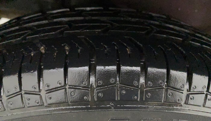 2016 Maruti Swift Dzire VXI, Petrol, Manual, 55,794 km, Right Rear Tyre Tread
