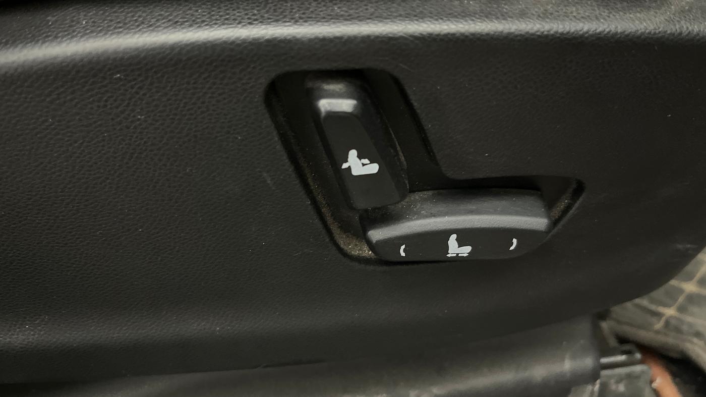 2020 MG HECTOR PLUS SHARP 1.5 PETROL TURBO DCT 6-STR, Petrol, Automatic, 52,464 km, Driver Side Adjustment Panel