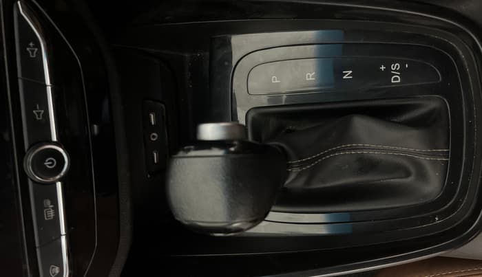 2020 MG HECTOR PLUS SHARP 1.5 PETROL TURBO DCT 6-STR, Petrol, Automatic, 52,464 km, Gear Lever